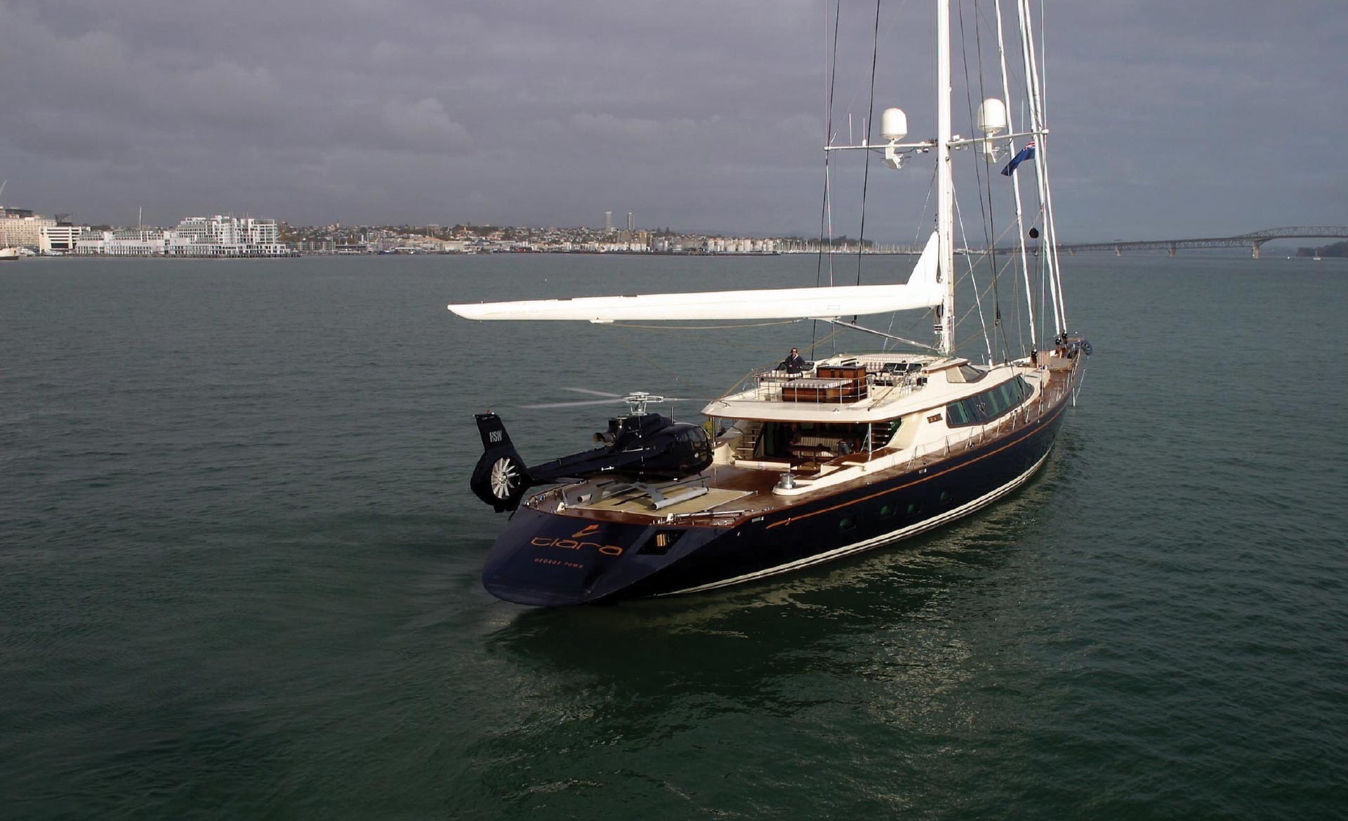 alloy yachts tiara